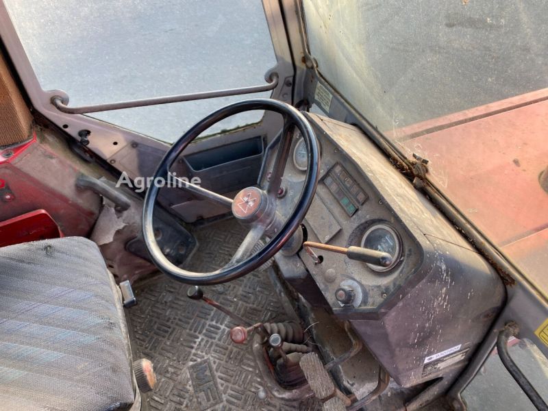 Fichier:MF690-Agroline.fr-wheel-tractor-Massey-Ferguson-690---1761772601071559491 big--25102923163787387500.jpg