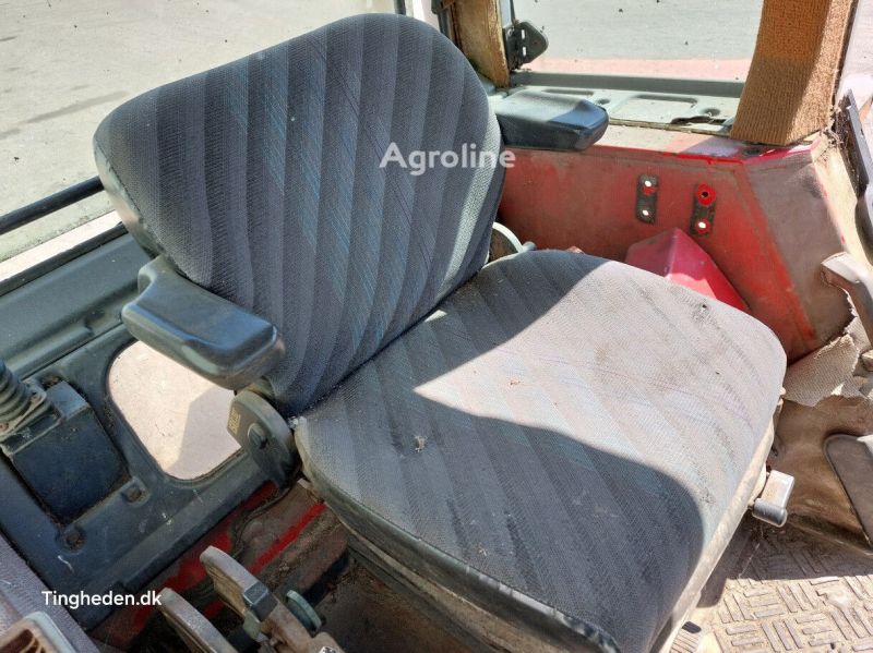 Fichier:MF690-Agroline.fr-spare-part-cabin---1751590305867798386 big--25070403513947230500.jpg