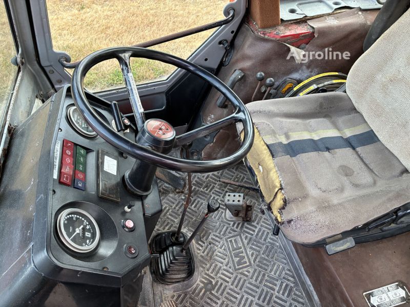 Fichier:MF690-Agroline.fr-wheel-tractor-Massey-Ferguson-690---1784801616293278868 big--26072312584551517200.jpg