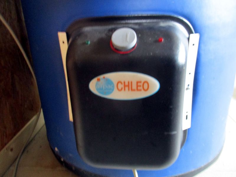 Fichier:Maison bleue-chauffe-eau-regulation resistance-05.jpg